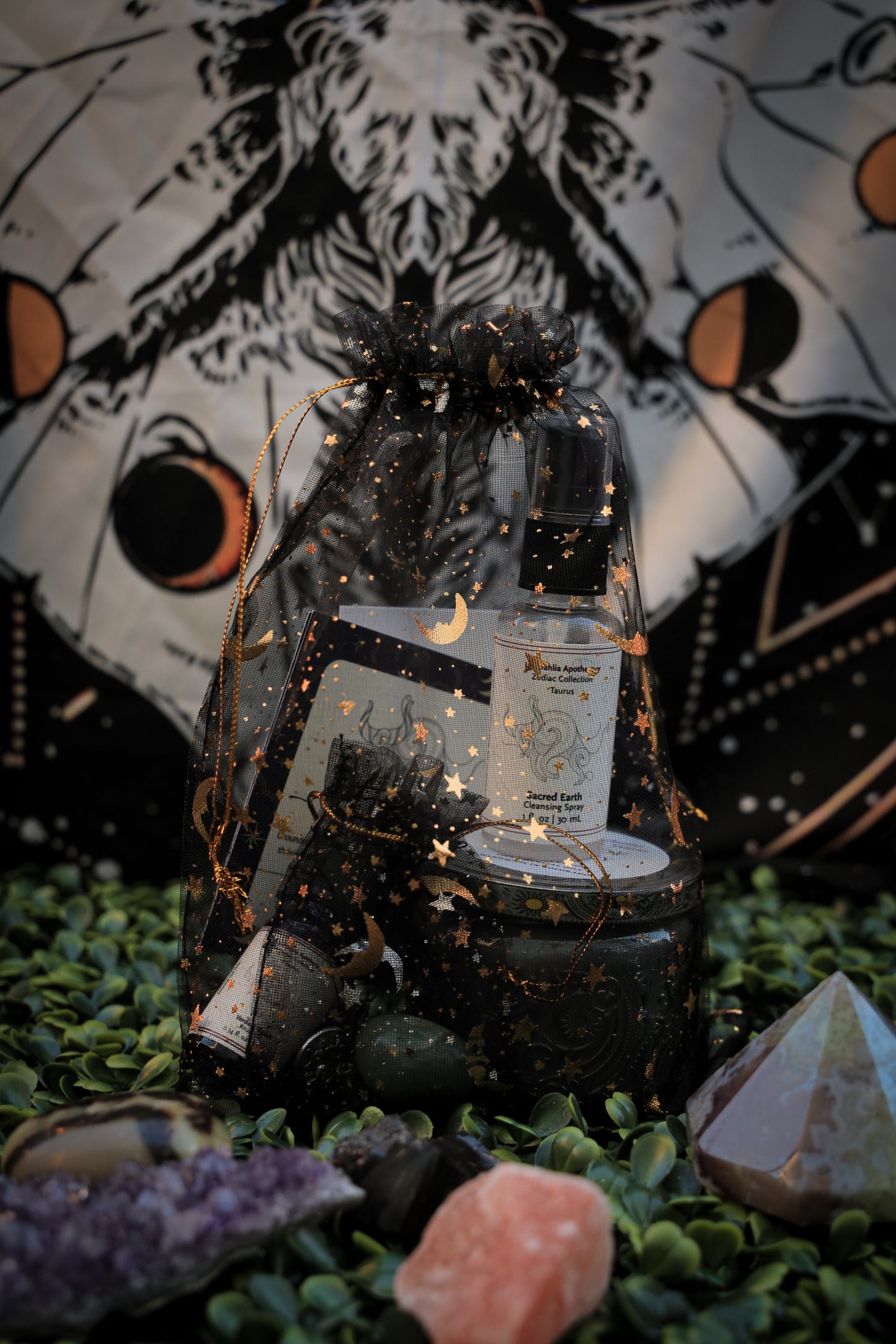 Taurus Ritual Kit | Zodiac Self-Care Gift Set | Candle, Ritual Oil, Cleansing Spray, Green Aventurine Crystal & Charm